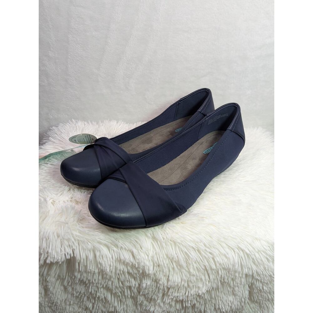 Baretraps Mitsy Navy Ballet Flats Hidden Wedge Heel Women's Sz 11M Comfort New - Picture 2 of 9
